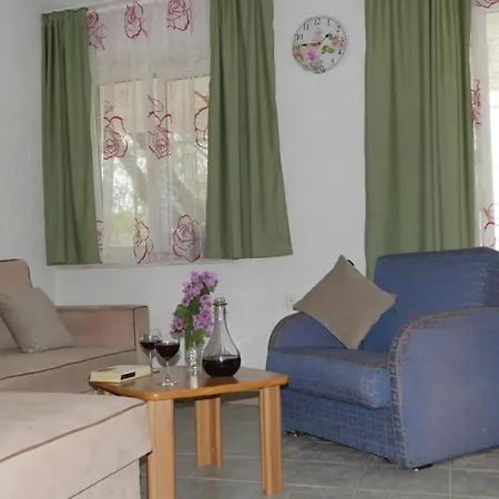 Nena Apartman